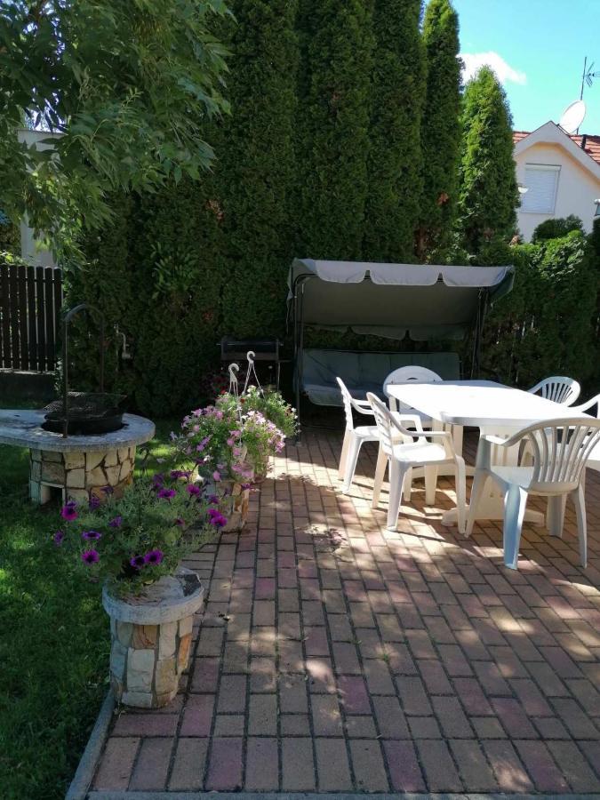 Rose Vip Apartman Villa Hajduszoboszlo Exterior photo