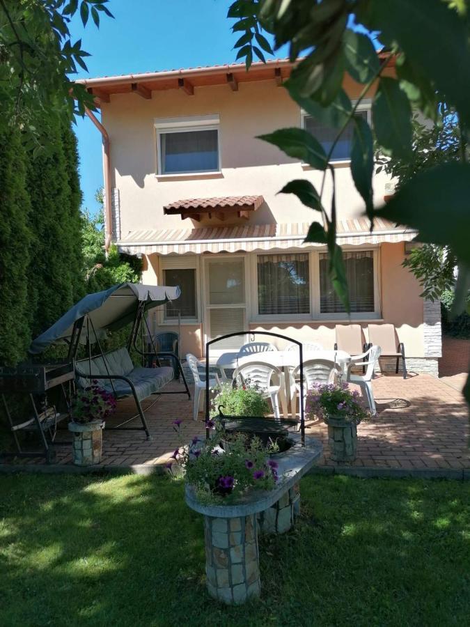 Rose Vip Apartman Villa Hajduszoboszlo Exterior photo